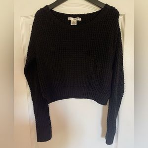Medium black crop top sweater